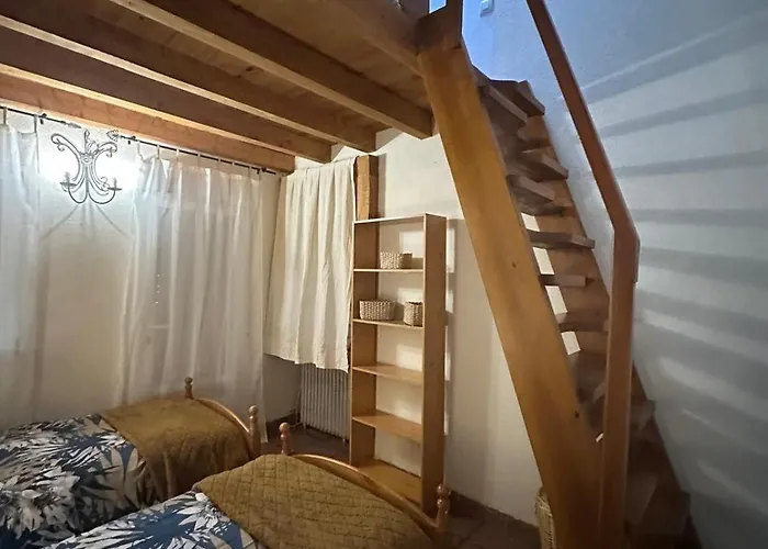 La Picotilla Y La Guija *